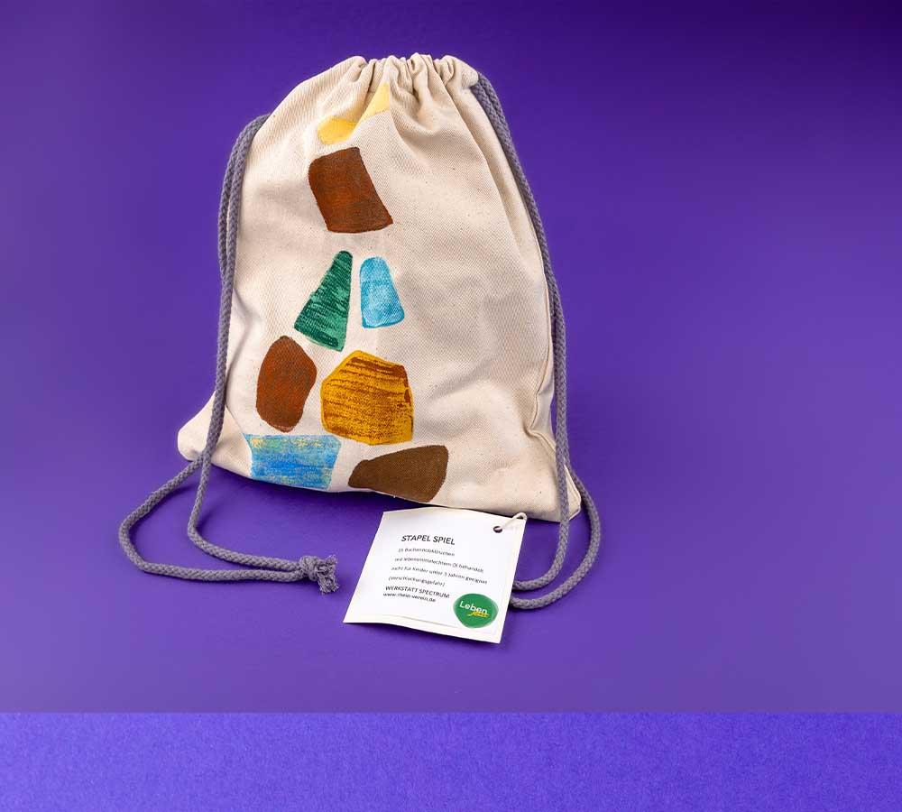 Kreativ-Spiel mit Stapelsteinen aus Buchenholz